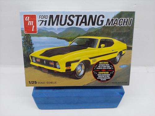 AMT Ford '71 Mustang Mach I Model Kit 1/25 - Double Play Hobby Consignments